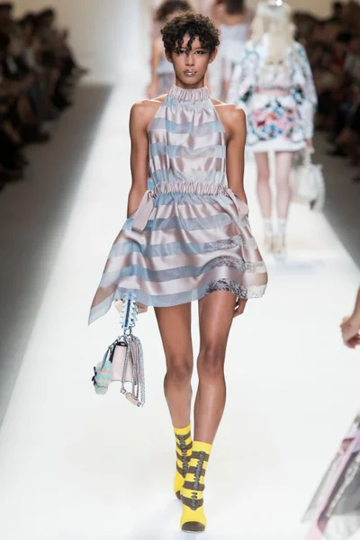 Look 49